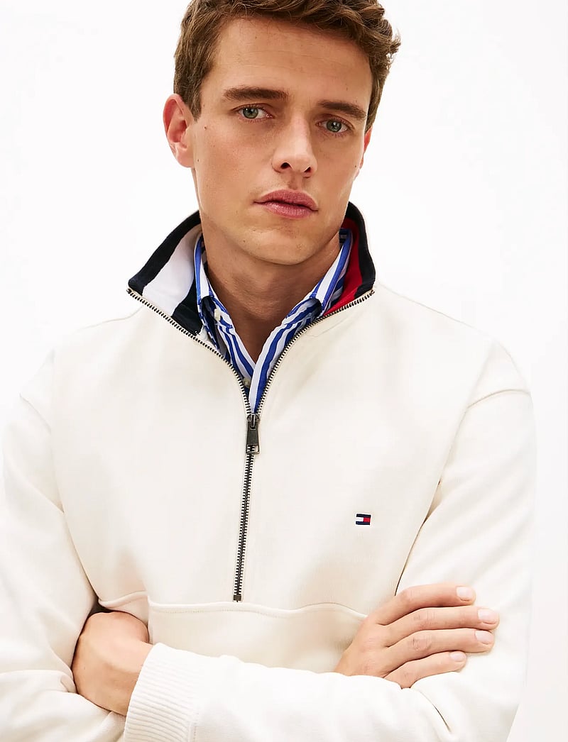 Tommy Hilfiger - FLAG 1/4 ZIP - half zip-trøjer - ivory petal - 4
