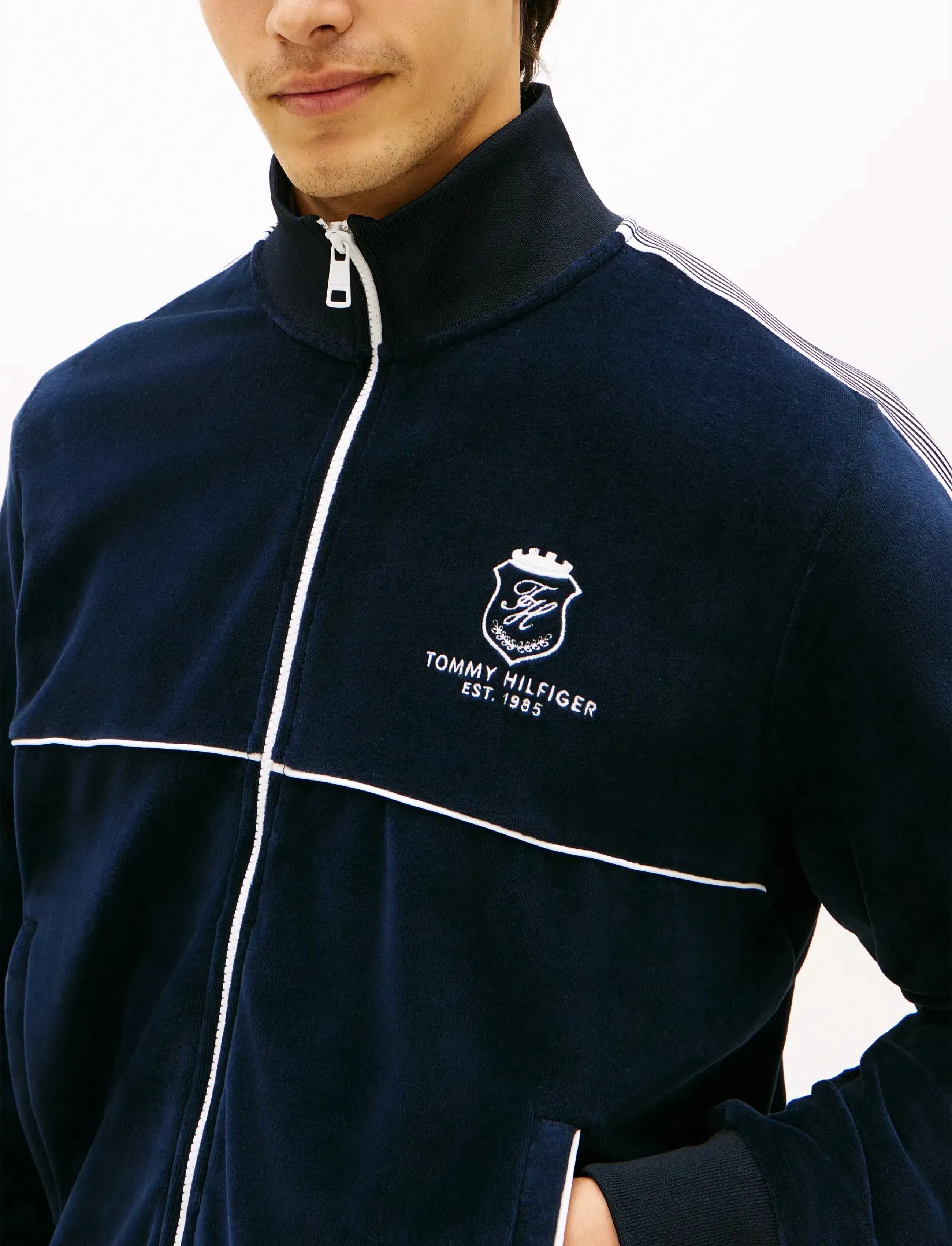 Tommy Hilfiger - VELOUR COUNTRY CLUB TRACKJACKET - shop efter anledning - desert sky - 4