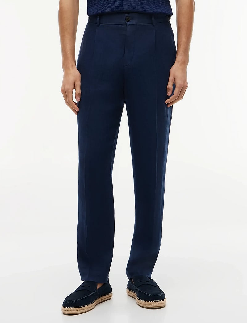 Tommy Hilfiger - DC GMD LINEN PANTS - leinenanzughosen - navy iris - 0