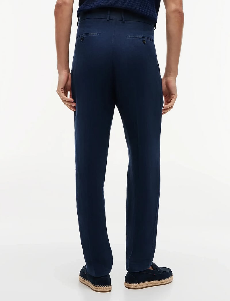 Tommy Hilfiger - DC GMD LINEN PANTS - leinenanzughosen - navy iris - 2