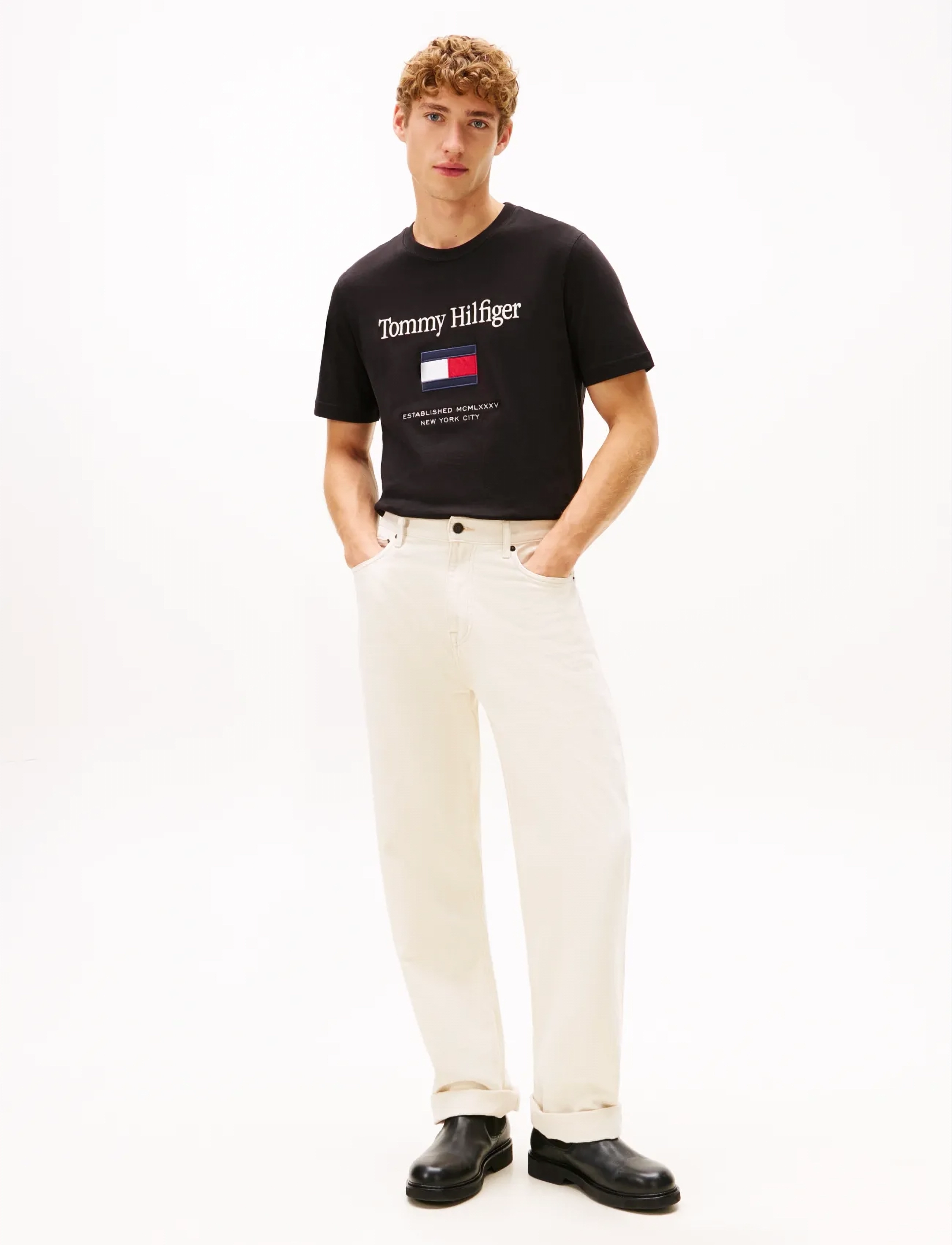 Tommy Hilfiger - HILFIGER EMBRO FLAG T-SHIRT - kortærmede t-shirts - black - 2