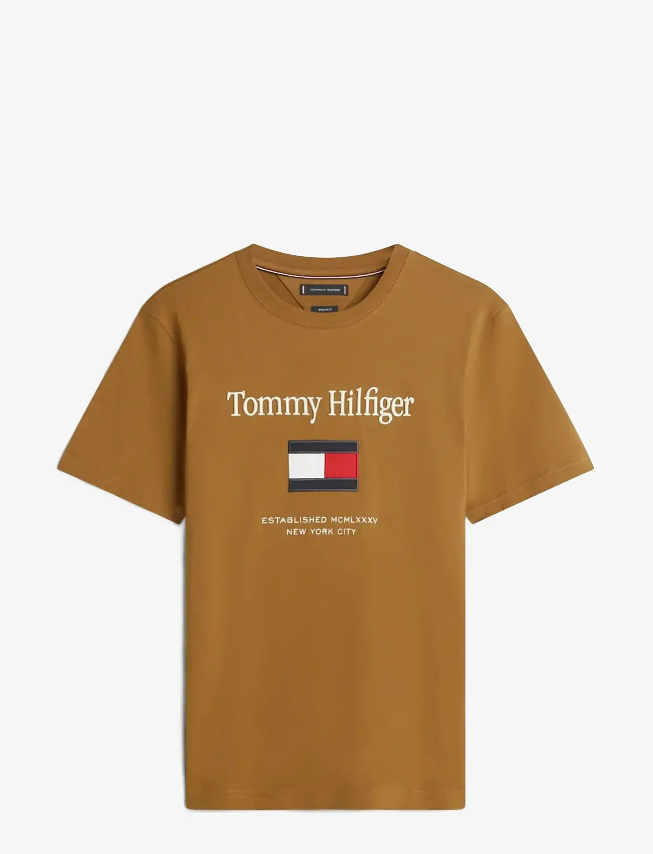 Tommy Hilfiger - TOMMY EMBRO FLAG TEE - kortærmede t-shirts - highland khaki - 1