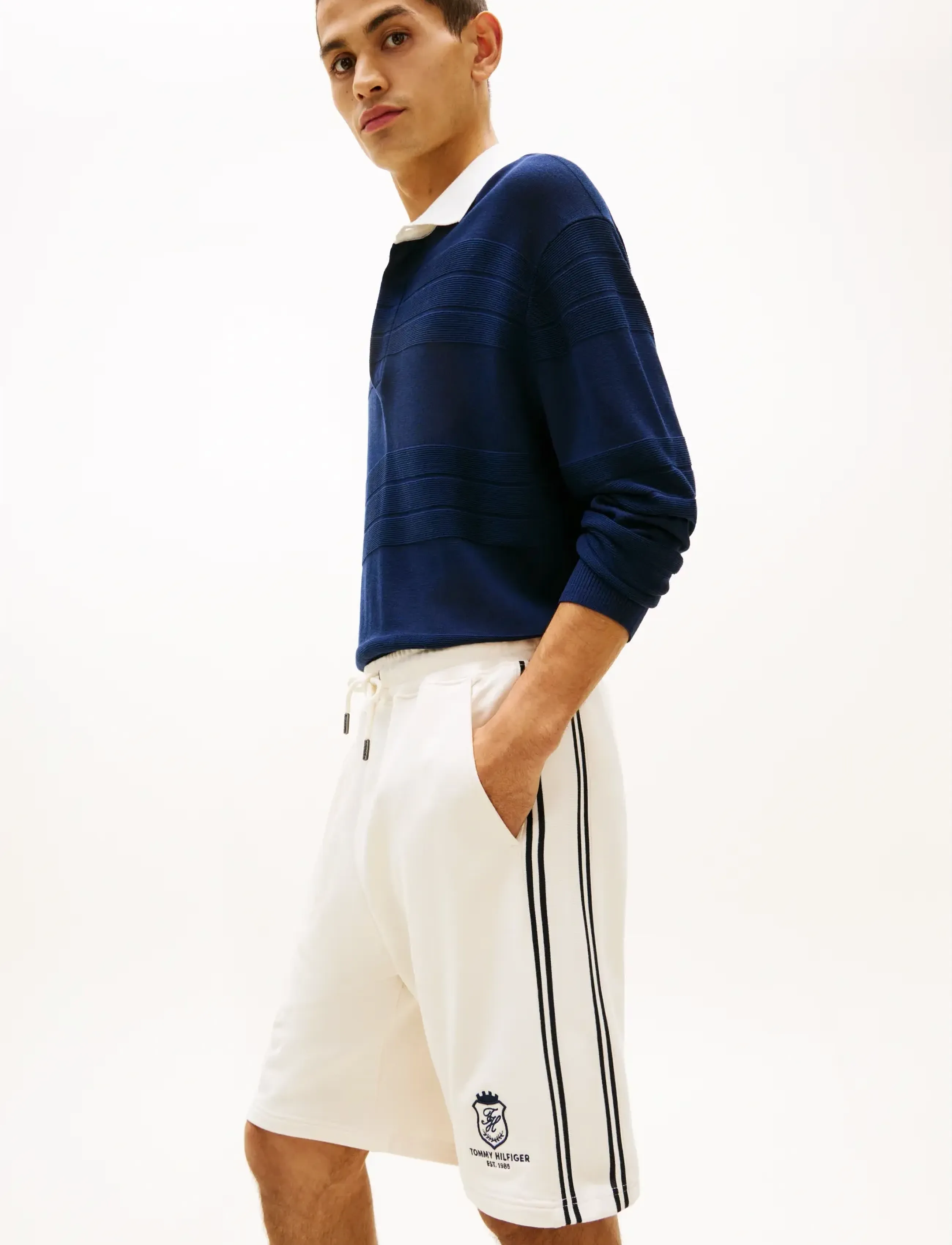 Tommy Hilfiger - COUNTRY CLUB CREST SWEATSHORT - underdele - ivory petal - 4