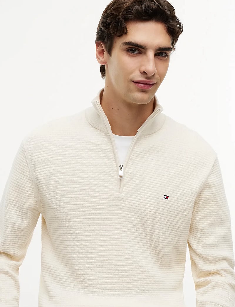 Tommy Hilfiger - SEASONAL STRUCTURE ZIP MOCK - halfzip strik - ivory petal - 3