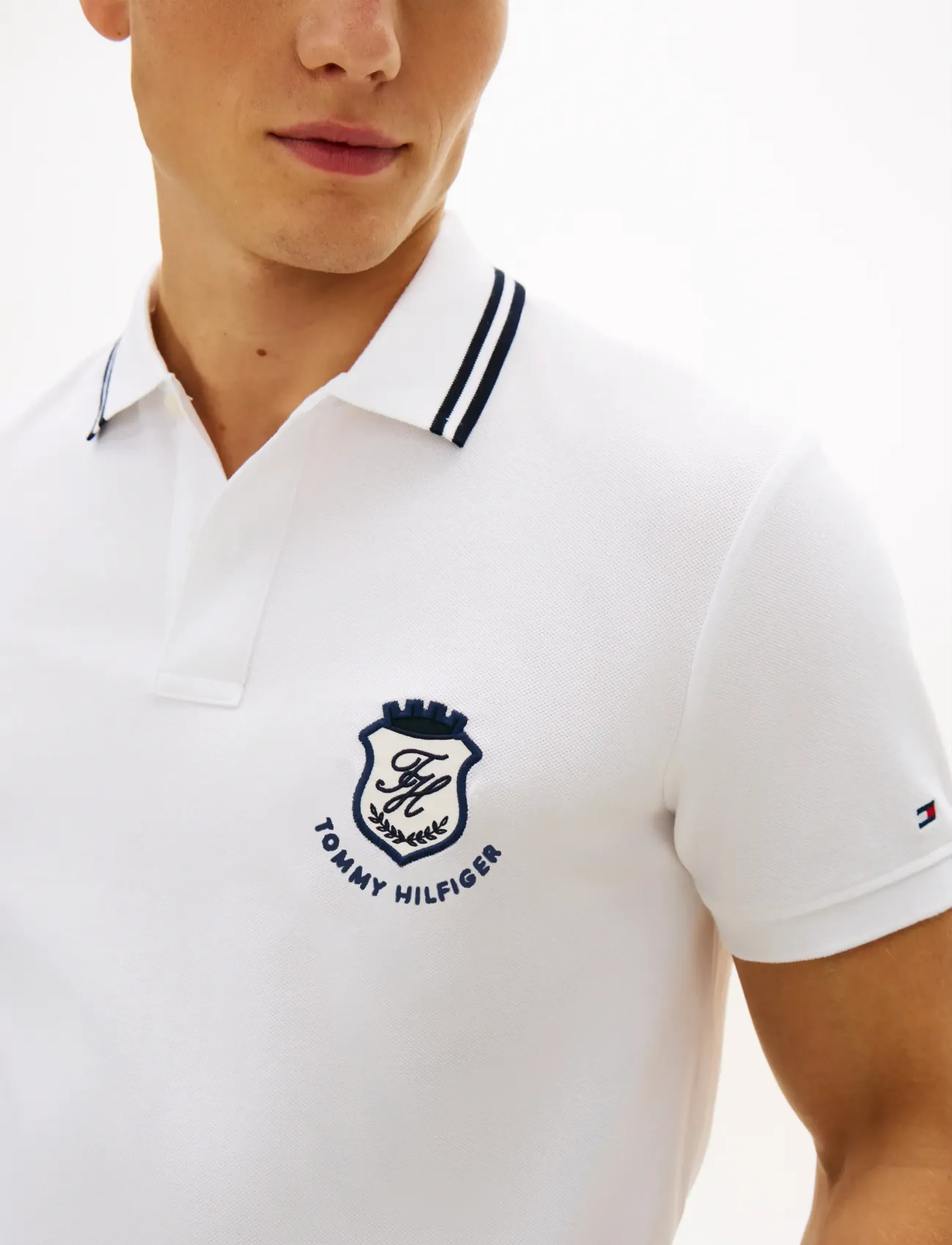 Tommy Hilfiger - PIQUE BADGE REG POLO - kortærmede poloer - white - 5