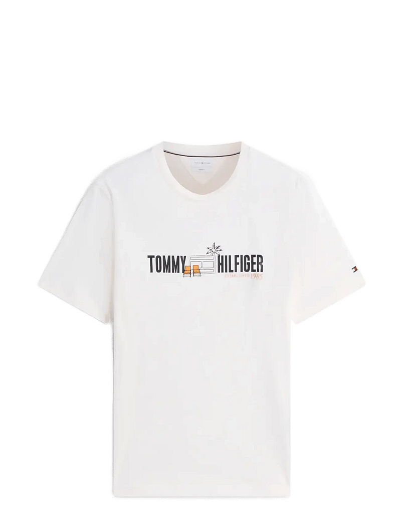 Tommy Hilfiger - SUMMER CHEST GRAPHIC REGULAR TEE - kortærmede t-shirts - ivory petal - 1