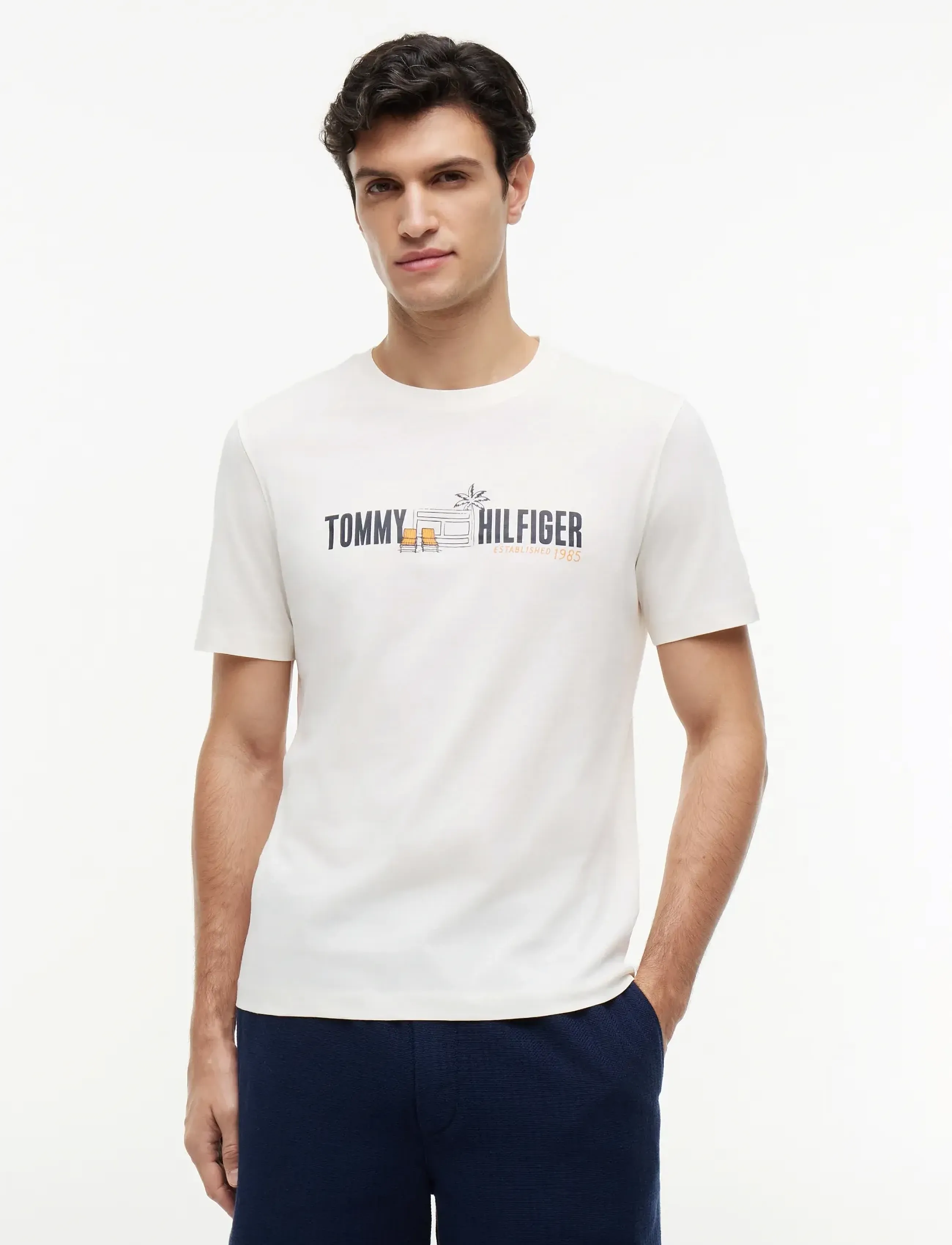 Tommy Hilfiger Summer Chest Graphic Regular Tee, XL, Cream, T-Shirts > Kortærmede, Herre