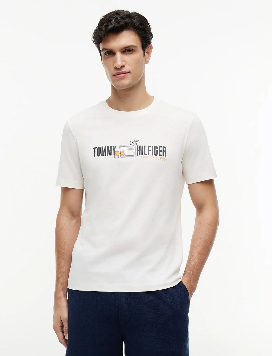 Tommy Hilfiger - SUMMER CHEST GRAPHIC REGULAR TEE - kurzärmelig - ivory petal - 0