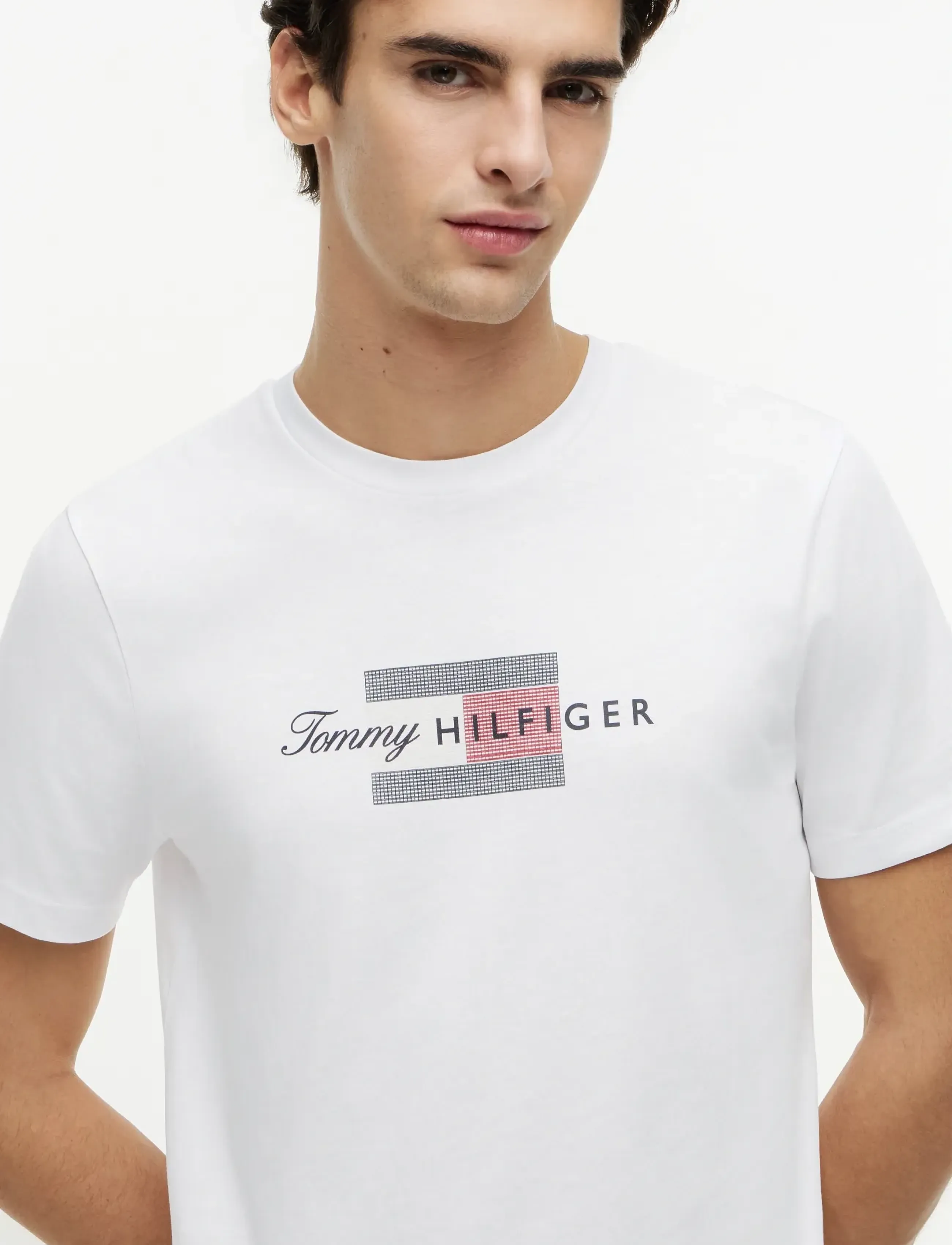 Tommy Hilfiger - SCRIPT FLAG REGULAR TEE - short-sleeved t-shirts - white - 3