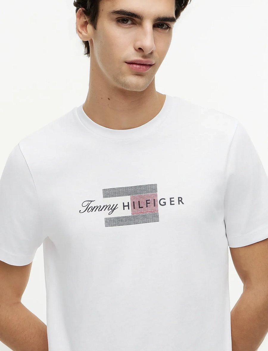 Tommy Hilfiger - SCRIPT FLAG REGULAR TEE - short-sleeved t-shirts - white - 3
