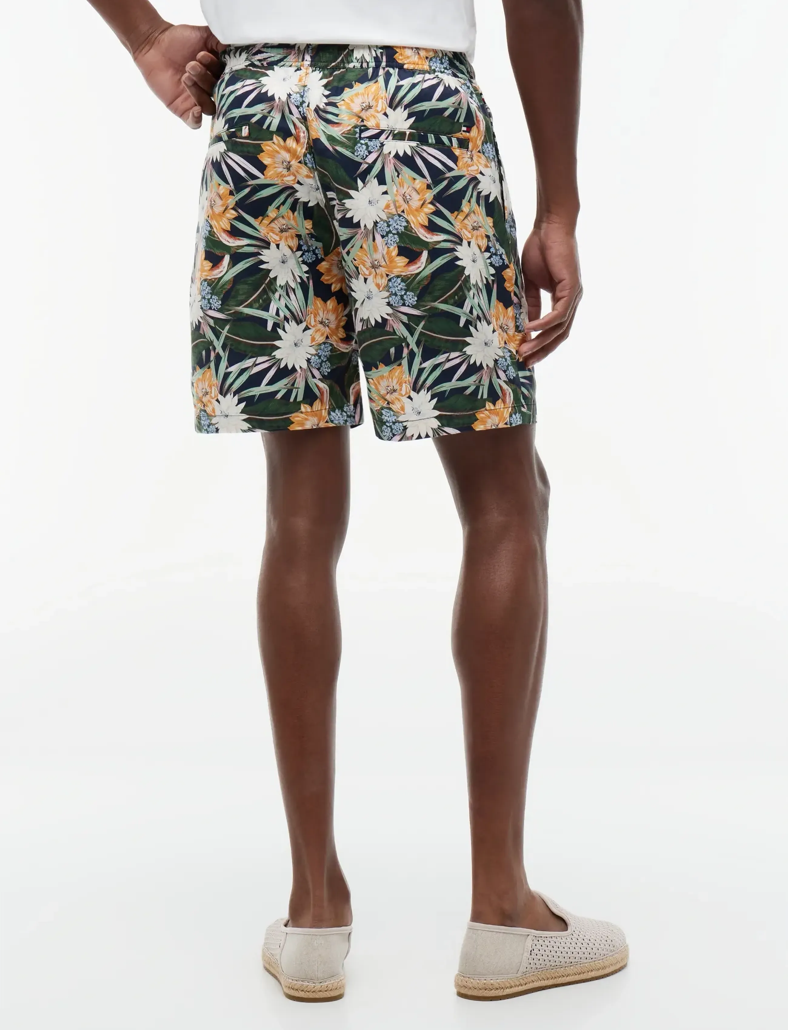 Tommy Hilfiger - DOVER 8" CO LYOCELL FLORAL 2/3 - casual shorts - carbon navy   allover - 2