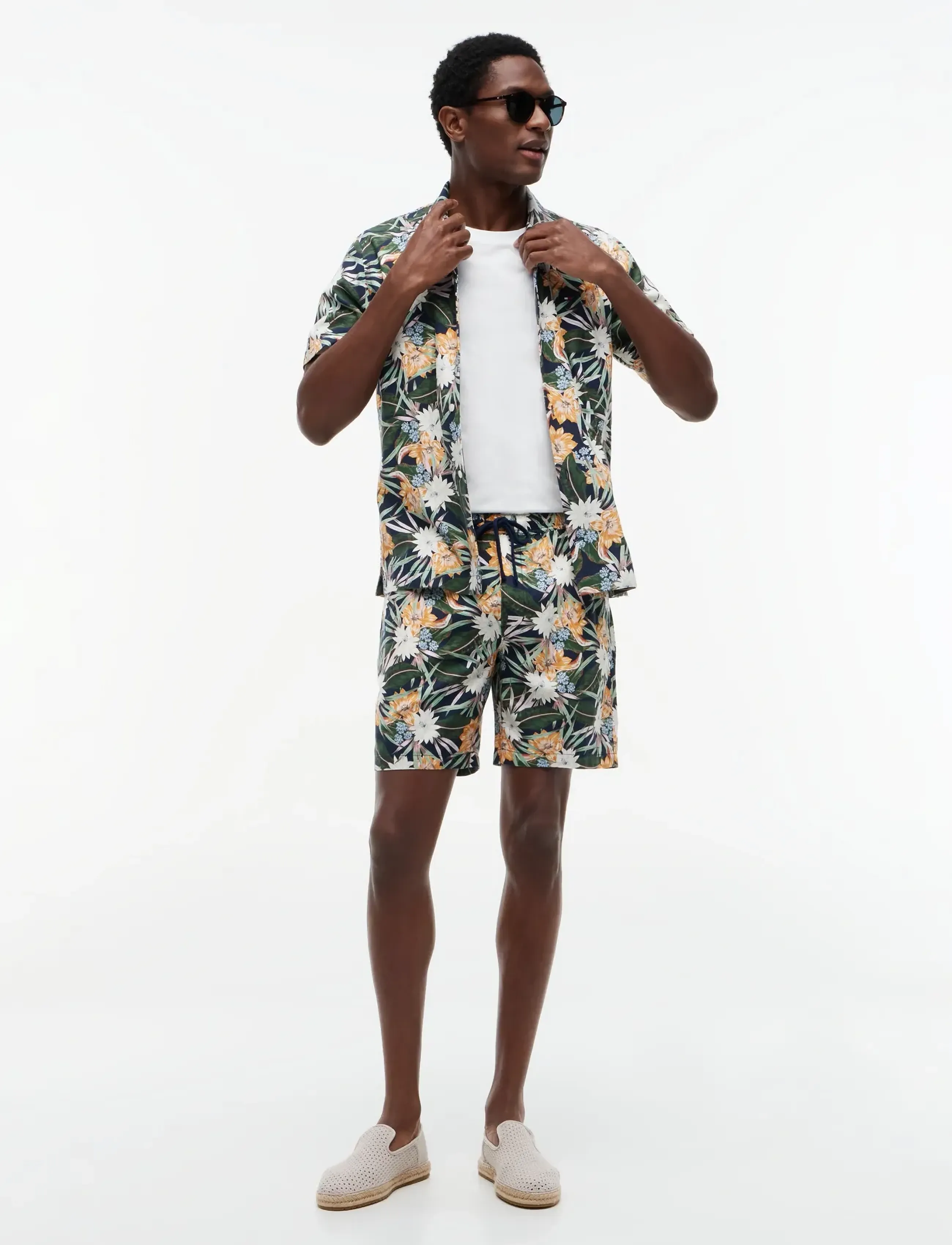 Tommy Hilfiger - DOVER 8" CO LYOCELL FLORAL 2/3 - casual shorts - carbon navy   allover - 3