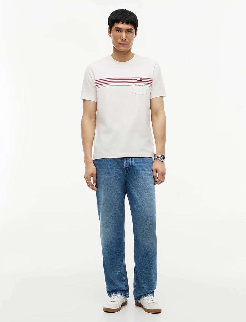 Tommy Hilfiger - RWB PLACED STRIPE REG TEE - kortærmede t-shirts - ivory petal - 4
