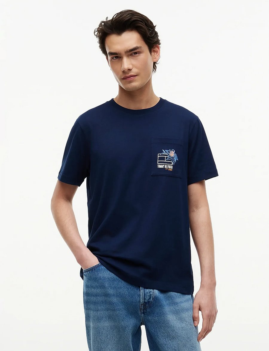 Tommy Hilfiger - SUMMER FLORAL GRAPHIC POCKET TEE - kurzärmelige t-shirts - carbon navy - 0