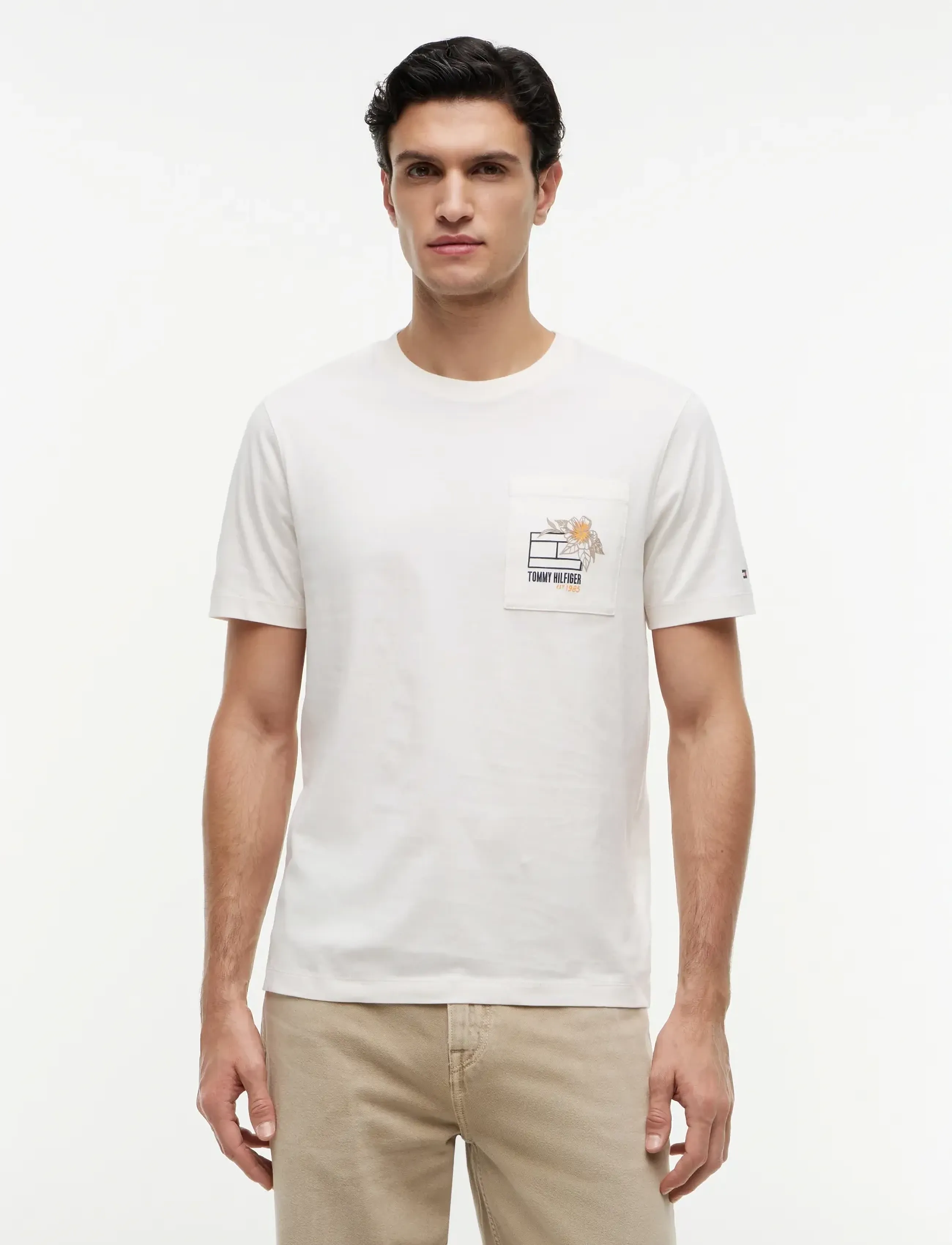 Tommy Hilfiger Summer Floral Graphic Pocket Tee, M, Cream, T-Shirts > Kortærmede, Herre