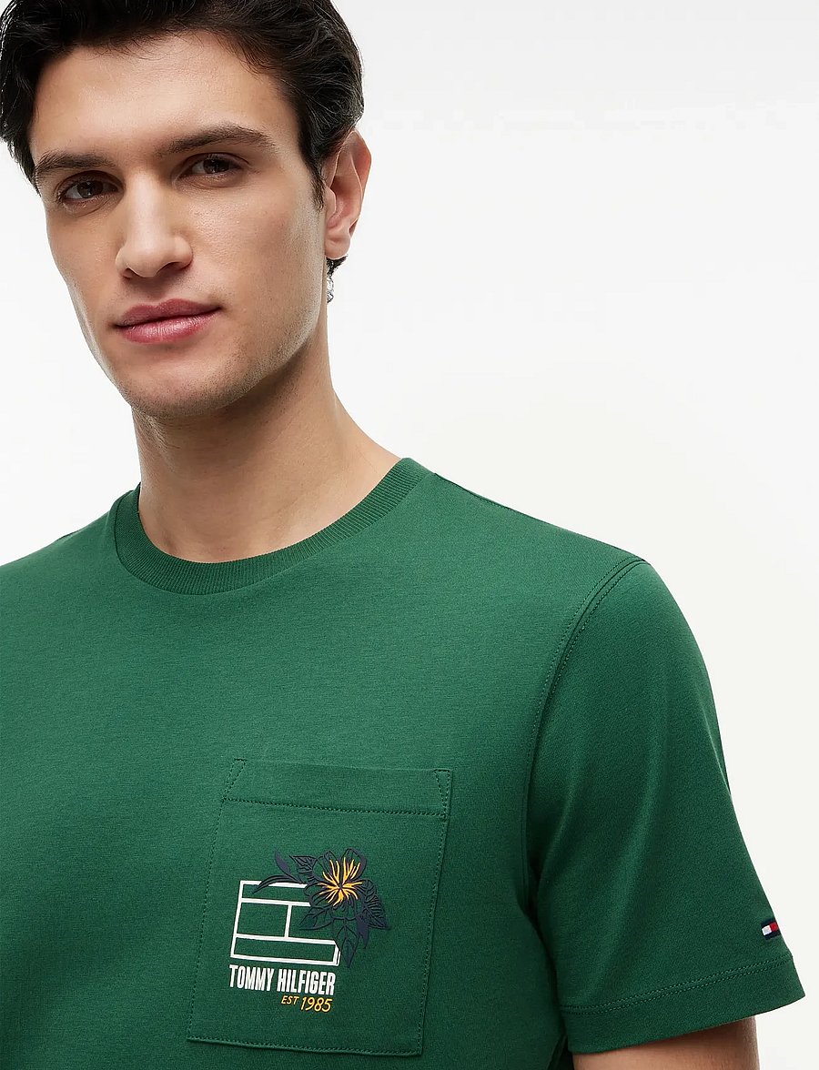 Tommy Hilfiger - SUMMER FLORAL GRAPHIC POCKET TEE - kortærmede t-shirts - street green - 3