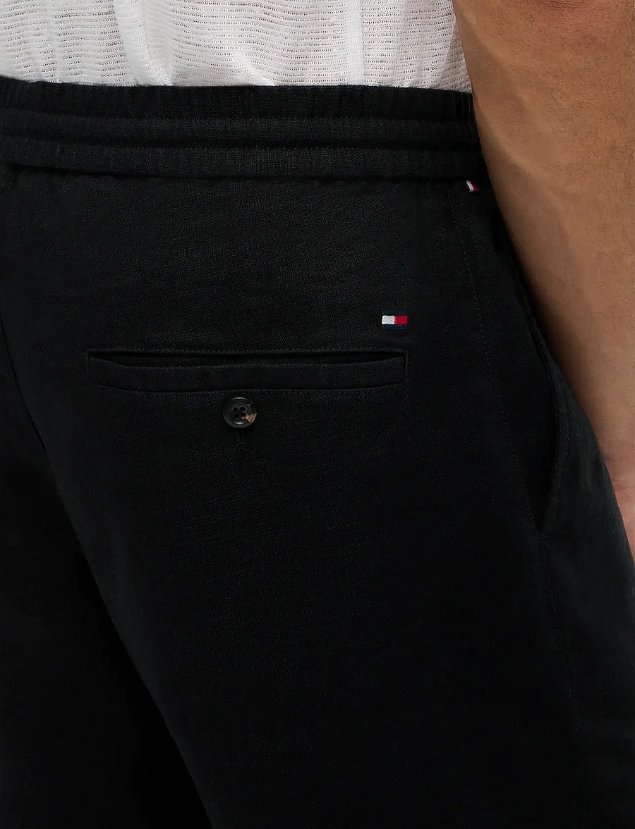 Tommy Hilfiger - DOVER 8 PO SORONA LINEN 2/2 - leinen-shorts - black - 4