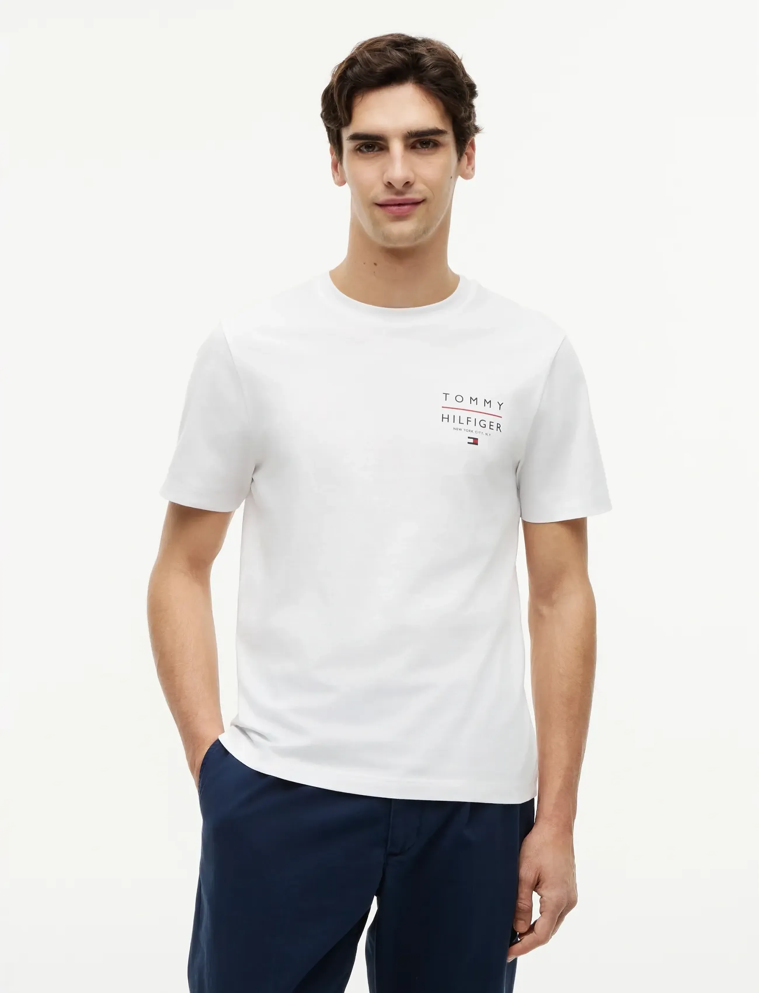 Tommy Hilfiger BRAND LOVE LEFT CHEST RWB TEE - Nach Stil kaufen - WHITE / white