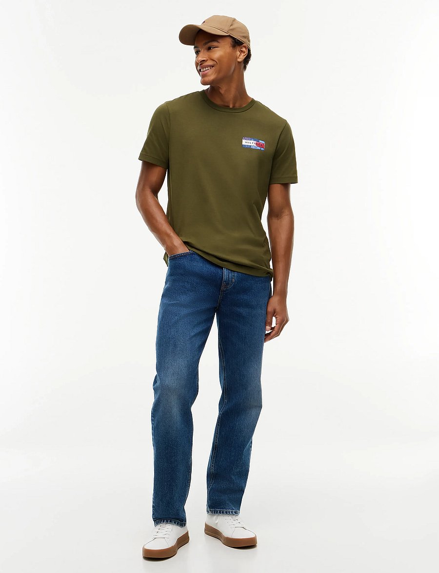 Tommy Hilfiger - BRAND LOVE BACK FLAG GRAPHIC TEE - kortærmede t-shirts - huntsman green - 4