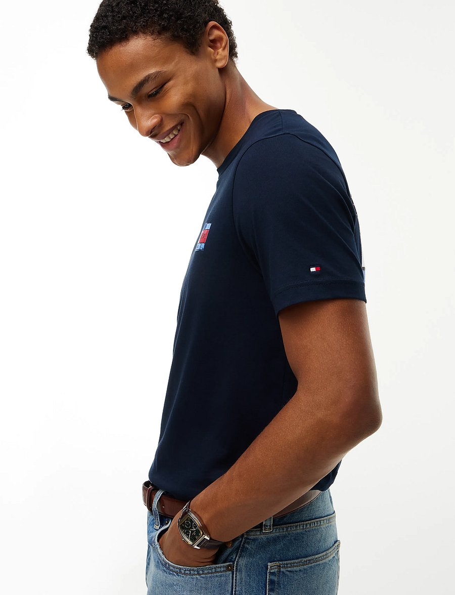 Tommy Hilfiger - BRAND LOVE BACK FLAG GRAPHIC TEE - kurzärmelige t-shirts - navy blue - 3