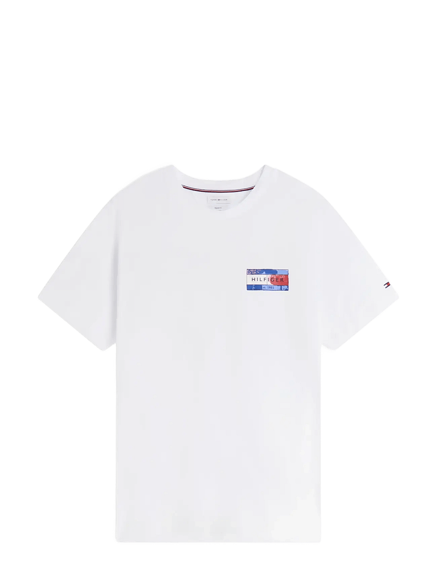 Tommy Hilfiger - BRAND LOVE BACK FLAG GRAPHIC TEE - kortærmede t-shirts - white - 1