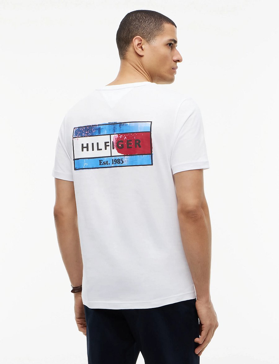 Tommy Hilfiger - BRAND LOVE BACK FLAG GRAPHIC TEE - kortærmede t-shirts - white - 2