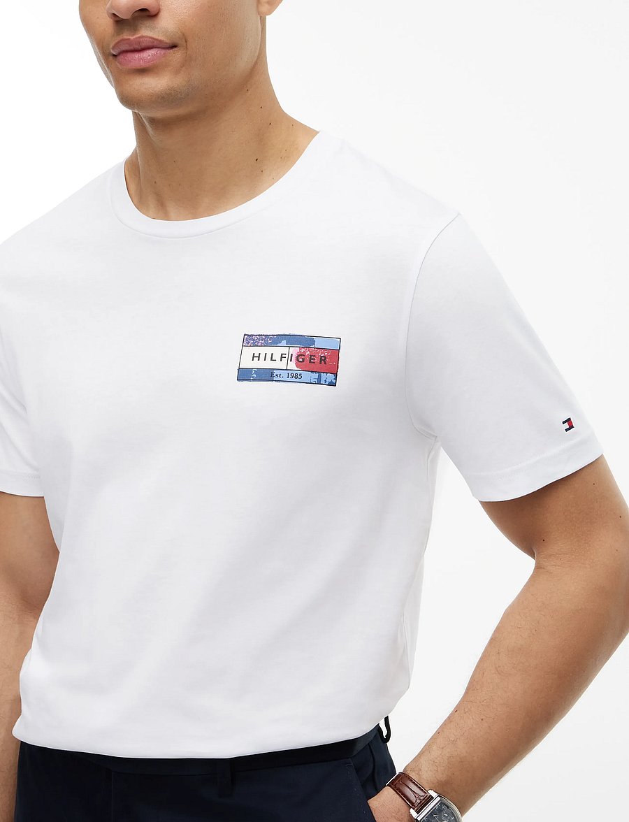 Tommy Hilfiger - BRAND LOVE BACK FLAG GRAPHIC TEE - kortærmede t-shirts - white - 3