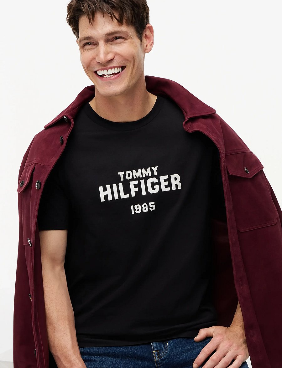 Tommy Hilfiger - BRAND LOVE STACK TEE - lühikeste varrukatega t-särgid - black - 3