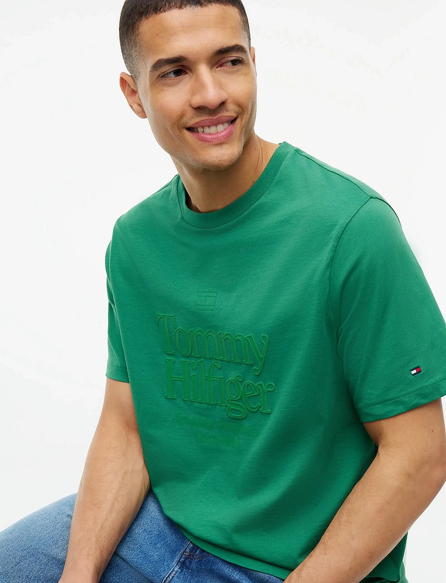 Tommy Hilfiger - FRONT TEXT SEASONAL GRAPHIC TEE - kortärmade t-shirts - alaskan green - 3