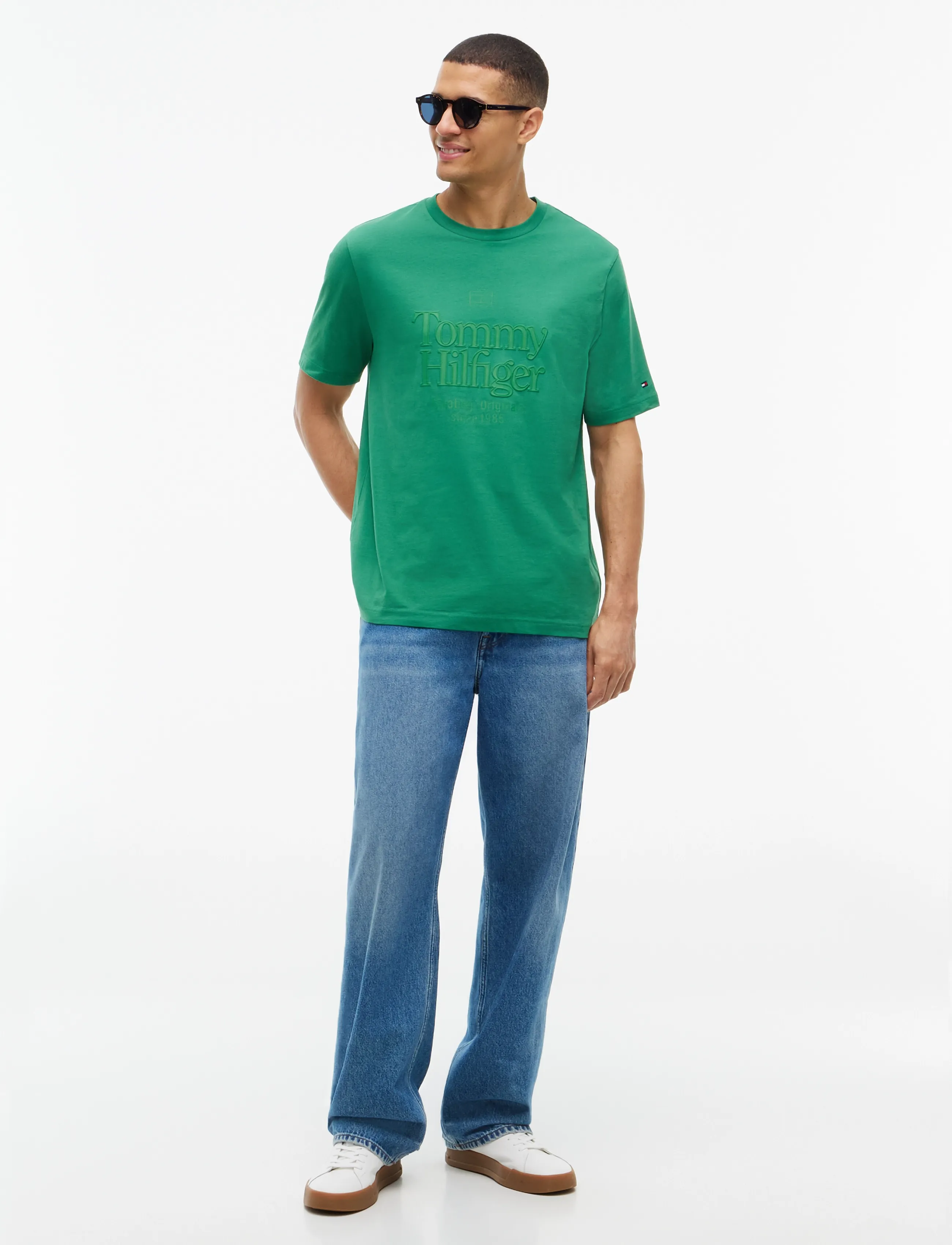Tommy Hilfiger - FRONT TEXT SEASONAL GRAPHIC TEE - kortärmade t-shirts - alaskan green - 4