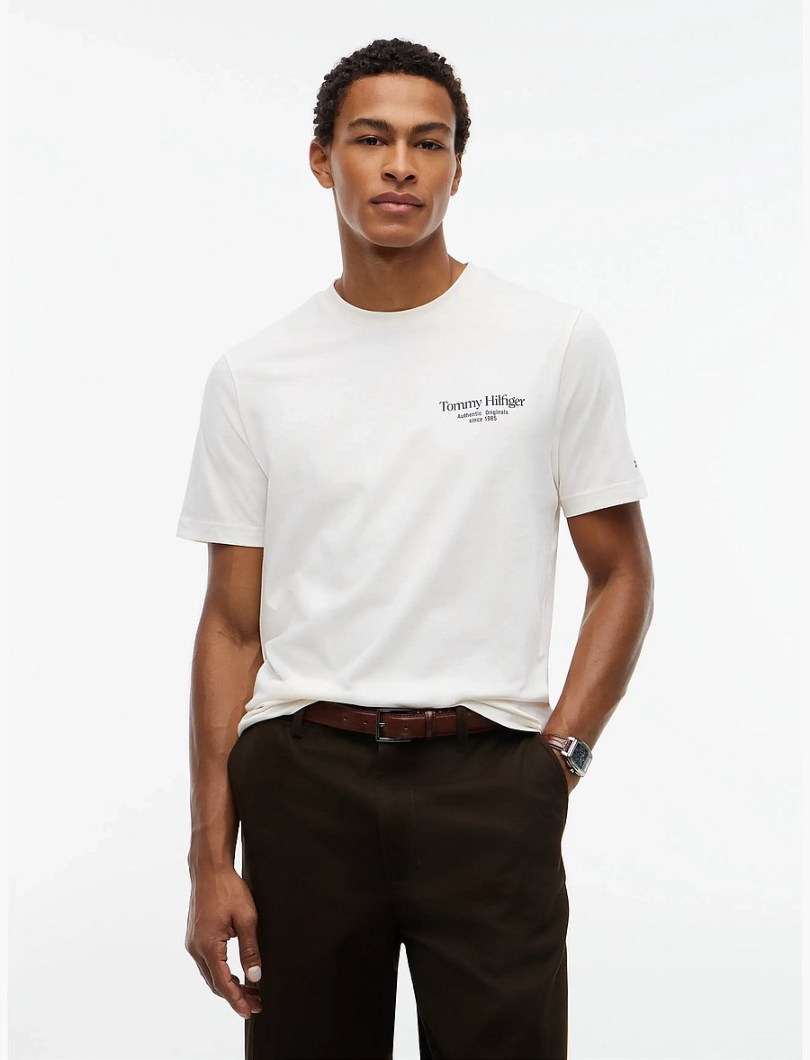 Tommy Hilfiger - BACK TEXT SEASONAL GRAPHIC TEE - lühikeste varrukatega t-särgid - ivory petal - 0