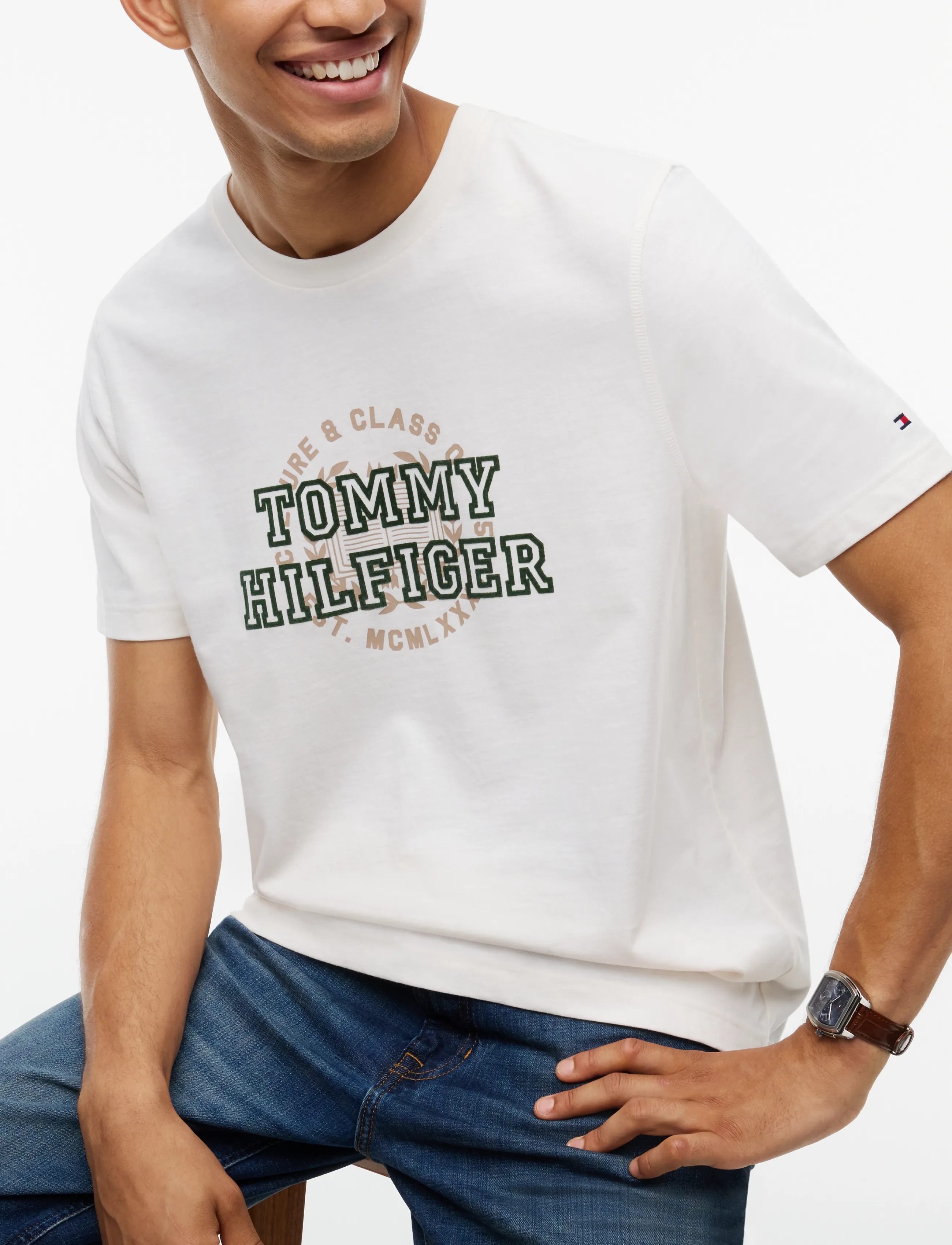 Tommy Hilfiger - GRAPHIC VARSITY ROUNDEL TEE - kurzärmelige t-shirts - ivory petal - 4