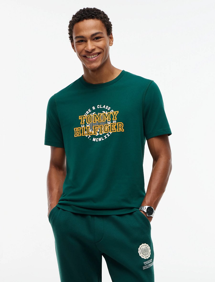 Tommy Hilfiger - GRAPHIC VARSITY ROUNDEL TEE - short-sleeved t-shirts - ornamental green - 0