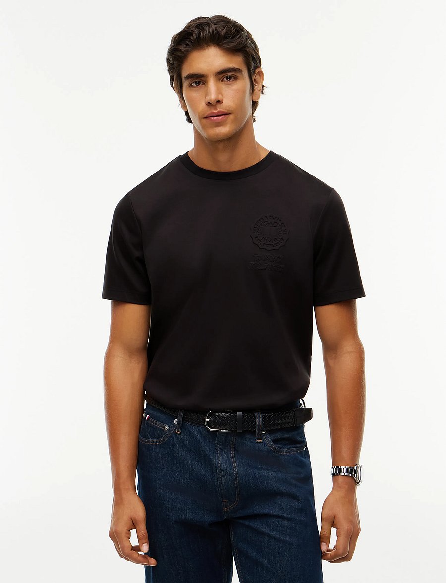 Tommy Hilfiger - INTERLOCK EMBOSSED T-SHIRT - kurzärmelige t-shirts - black - 0