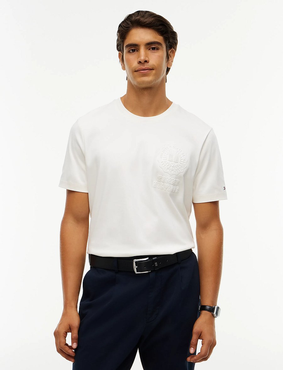 Tommy Hilfiger - INTERLOCK EMBOSSED T-SHIRT - kurzärmelige t-shirts - ivory petal - 0