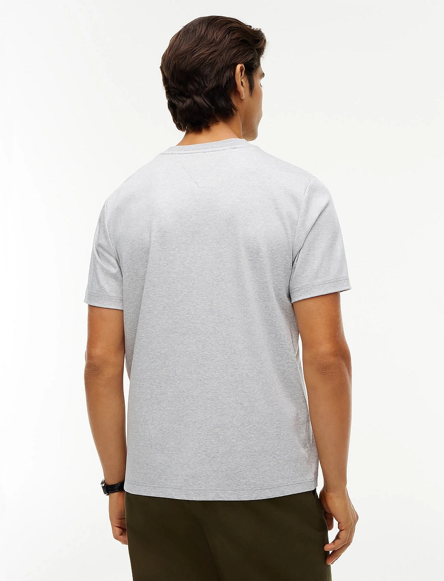 Tommy Hilfiger - INTERLOCK EMBOSSED T-SHIRT - kurzärmelige t-shirts - light grey heather - 2