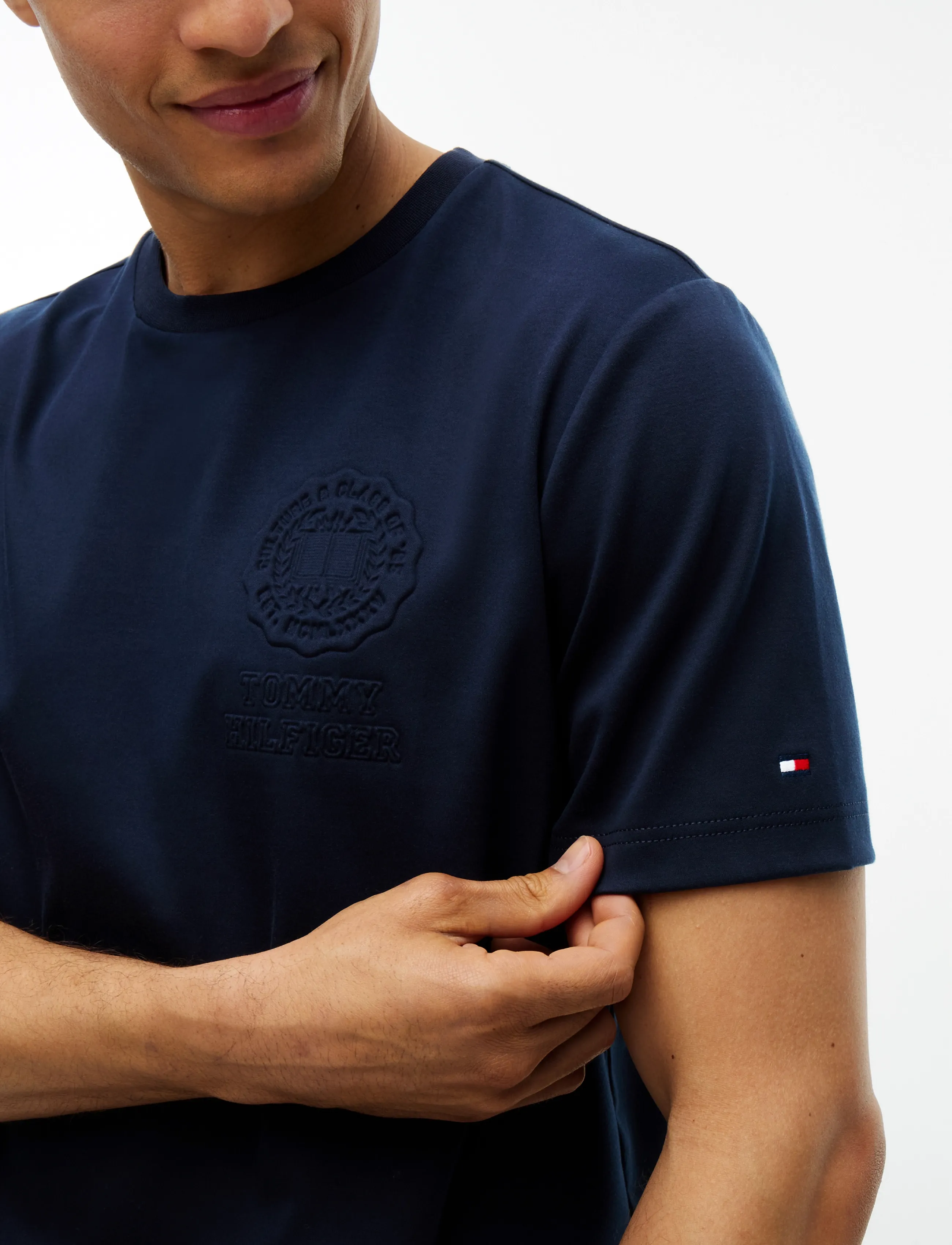 Tommy Hilfiger - INTERLOCK EMBOSSED T-SHIRT - kortærmede t-shirts - navy blue - 3