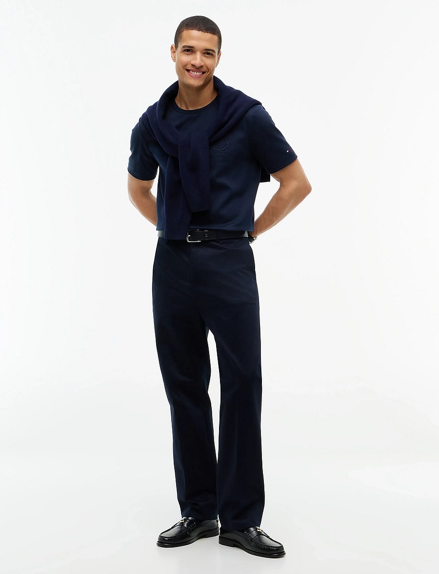 Tommy Hilfiger - INTERLOCK EMBOSSED T-SHIRT - kurzärmelige t-shirts - navy blue - 4