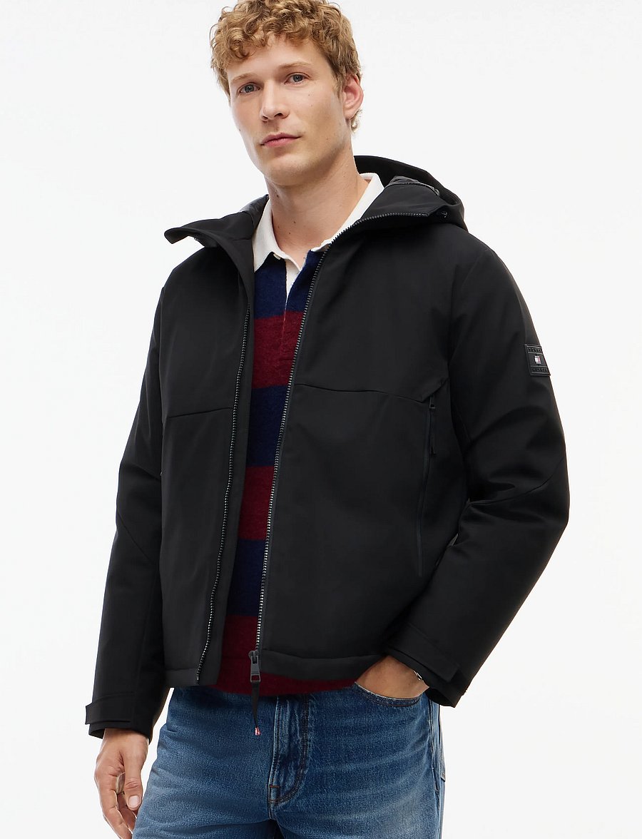 Tommy Hilfiger - TECH HOODED PADDED JACKET - padded jackets - black - 0