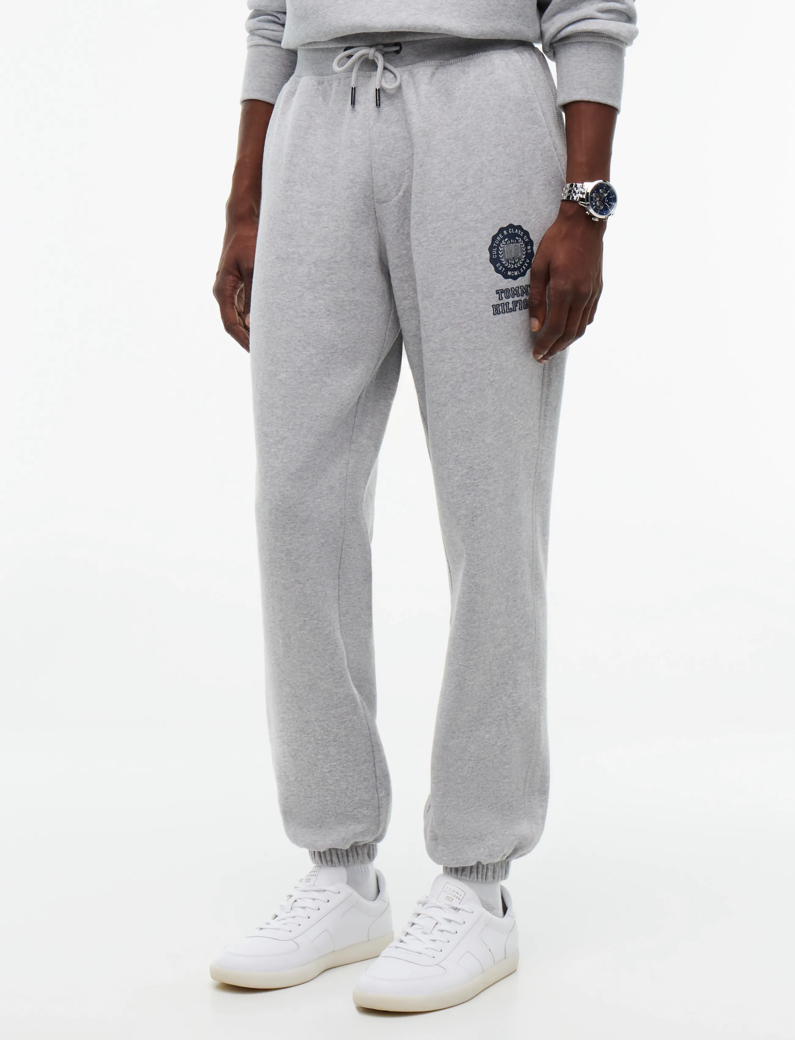 Tommy Hilfiger - GRAPHIC VARSITY ROUNDEL PANT - osta olukorra järgi - light grey heather - 0