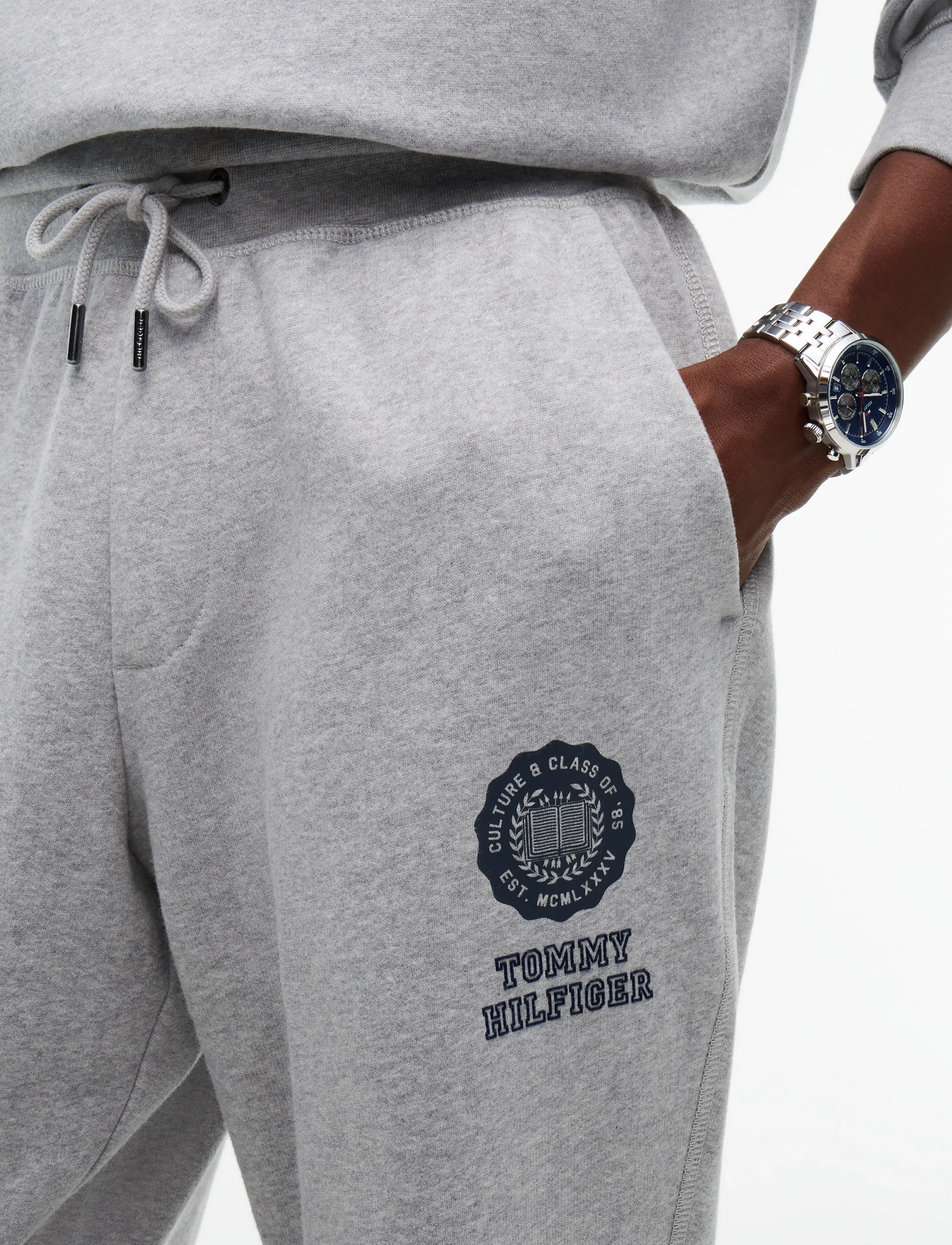 Tommy Hilfiger - GRAPHIC VARSITY ROUNDEL PANT - osta olukorra järgi - light grey heather - 4
