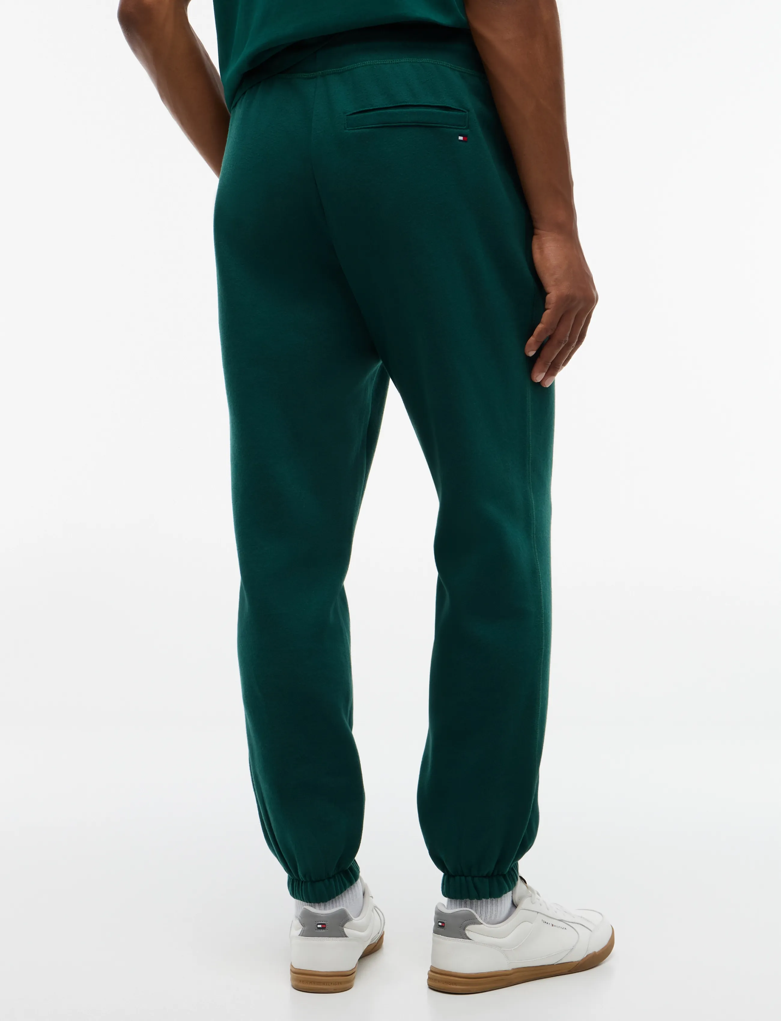 Tommy Hilfiger - GRAPHIC VARSITY ROUNDEL PANT - osta olukorra järgi - ornamental green - 2