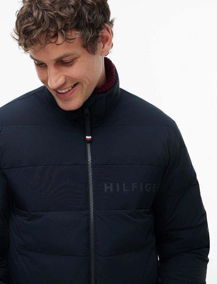 Tommy Hilfiger - DETACHABLE HOODED BRANDED PUFFER - bólstraðir jakkar - navy blue - 5