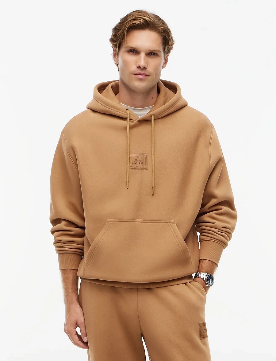 Tommy Hilfiger - SEASONAL GRAPHIC BADGE HOODIE - kapuzenpullover - tawny - 0