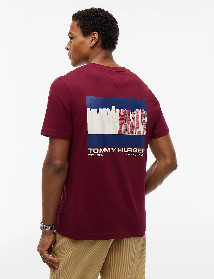 Tommy Hilfiger - NY BACK FLAG GRAPHIC TEE - kurzärmelige t-shirts - burgundy - 4