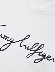 Tommy Hilfiger - HERITAGE CREW NECK GRAPHIC TEE - t-shirts - classic white - 2