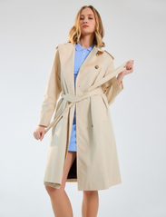 Tommy Hilfiger - 1985 COTTON BLEND DB TRENCH - trench coats - beige - 2