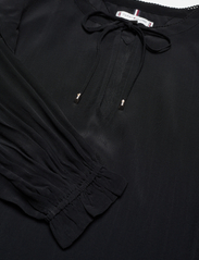 Tommy Hilfiger - MOSS CREPE SOLID BLOUSE LS - long-sleeved blouses - black - 2