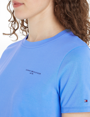 Tommy Hilfiger - 1985 REG MINI CORP LOGO C-NK SS - t-shirt & tops - blue spell - 4