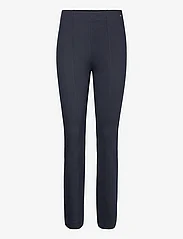 Tommy Hilfiger - ELEVATED SLIM KNITTED PANT - slim fit trousers - desert sky - 0